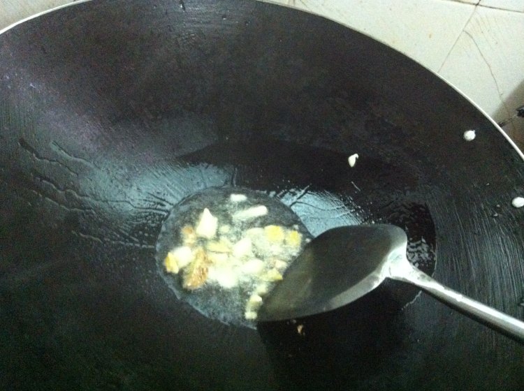 腐竹香芹焖鸡步骤4