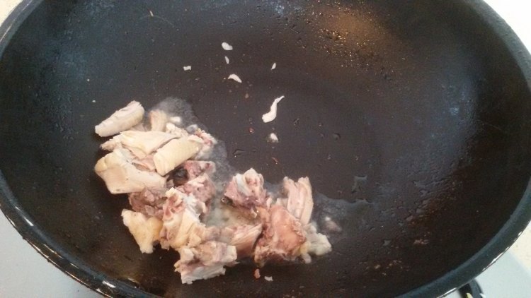 金针菇辣炒鸡步骤7