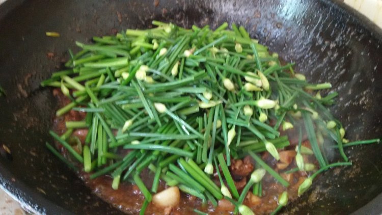 香辣韭菜炒鸡丁步骤6