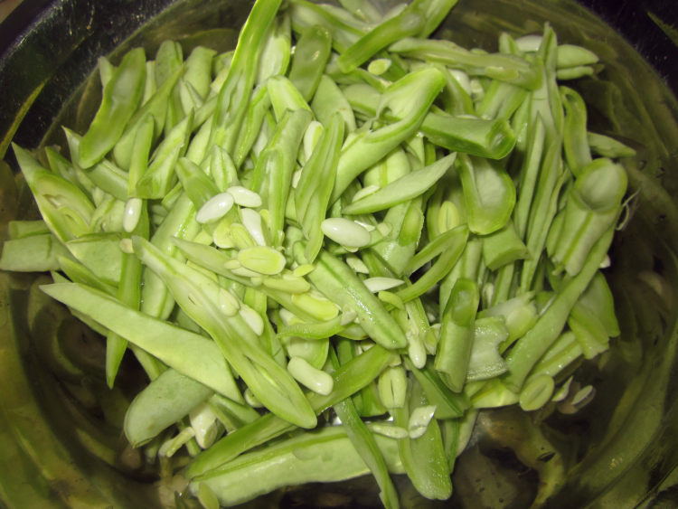 芸豆丝炒鸡丝步骤2