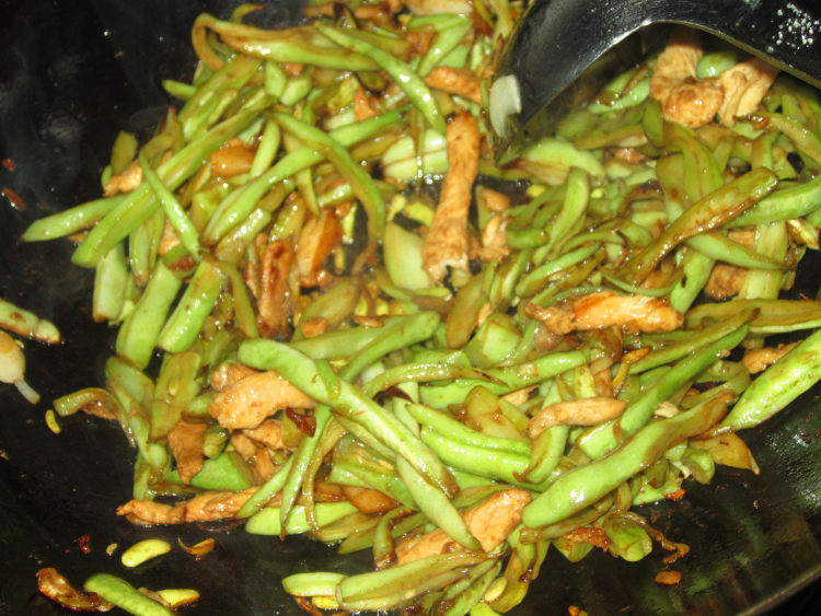 芸豆丝炒鸡丝步骤9