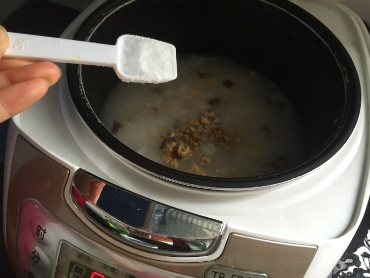 【手工美食】香菇核桃步骤7