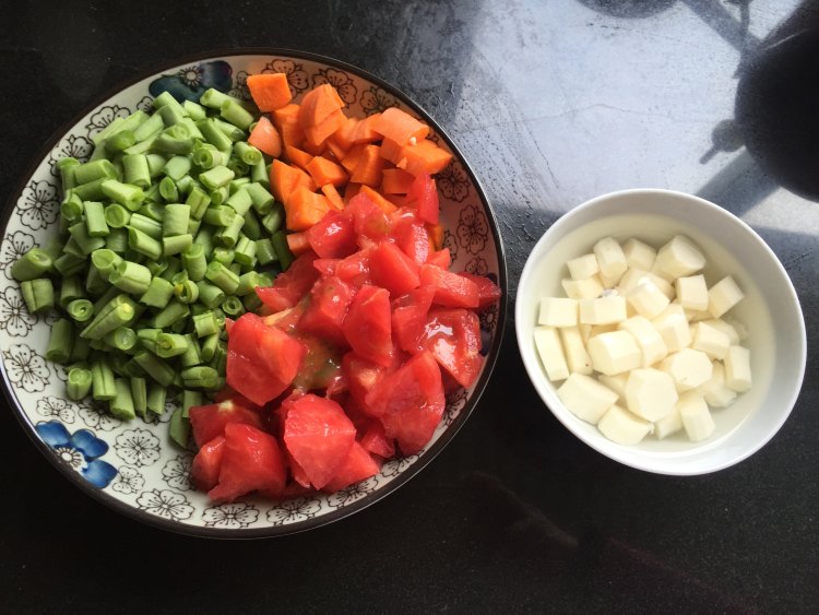 【手工美食】茄汁鸡肉步骤3