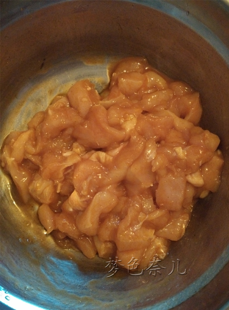 奥尔良鸡肉凉瓜步骤3