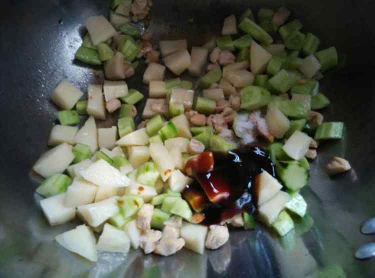 鸡肉土豆黄瓜丁步骤10
