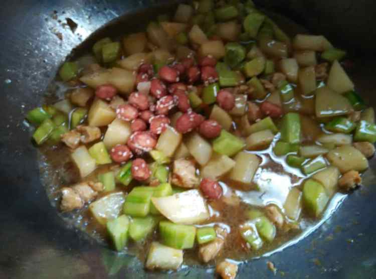 鸡肉土豆黄瓜丁步骤12
