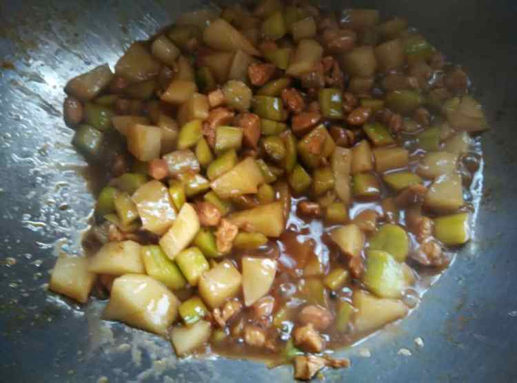 鸡肉土豆黄瓜丁步骤13