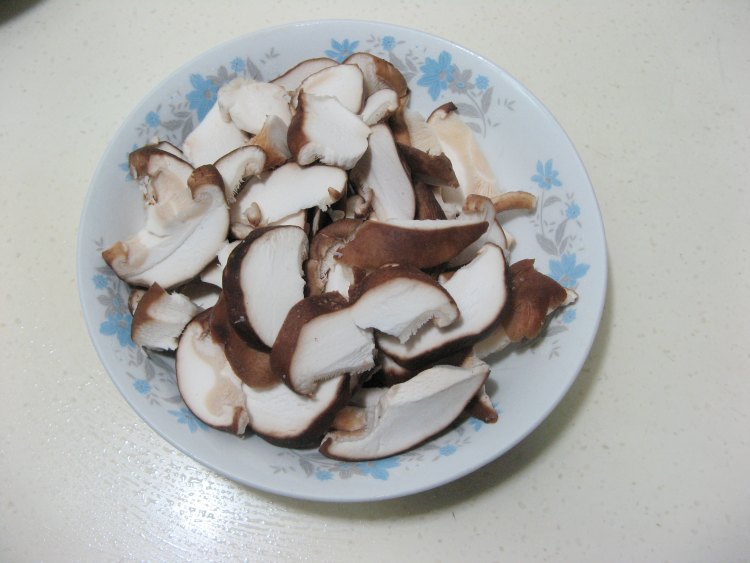 炒鸡肉香菇油菜步骤4