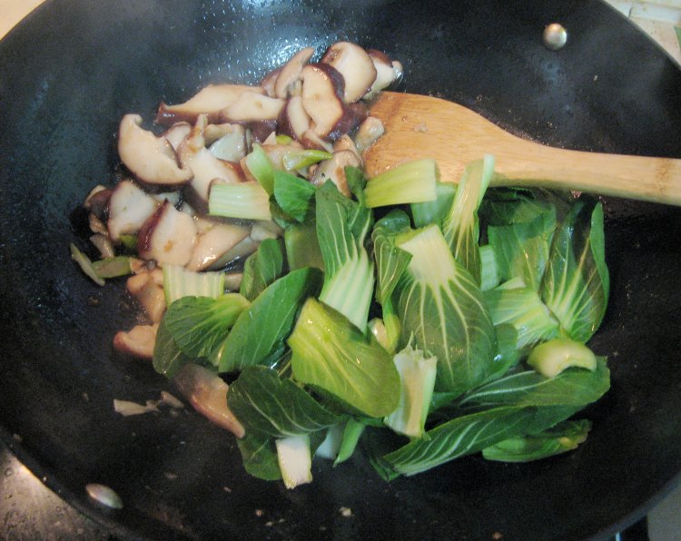 炒鸡肉香菇油菜步骤10