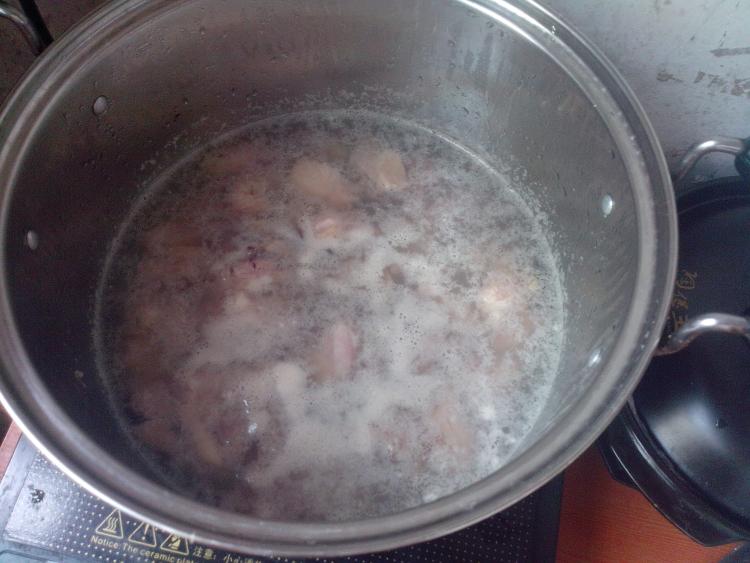 鸡肉煲海带步骤3