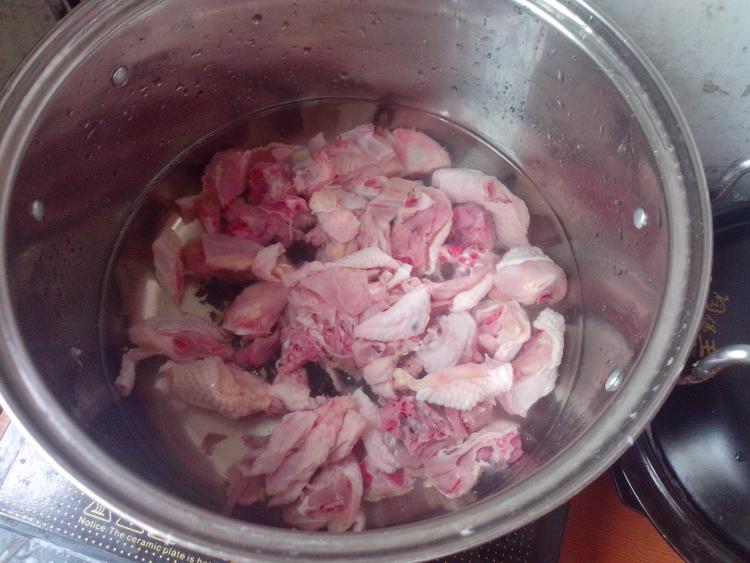 鸡肉煲海带步骤2