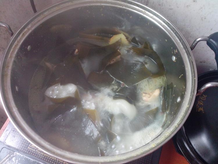 鸡肉煲海带步骤12