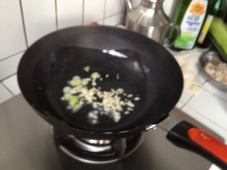 鸡肉炒青椒步骤4