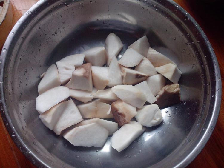 鸡肉煲杏鲍菇步骤7