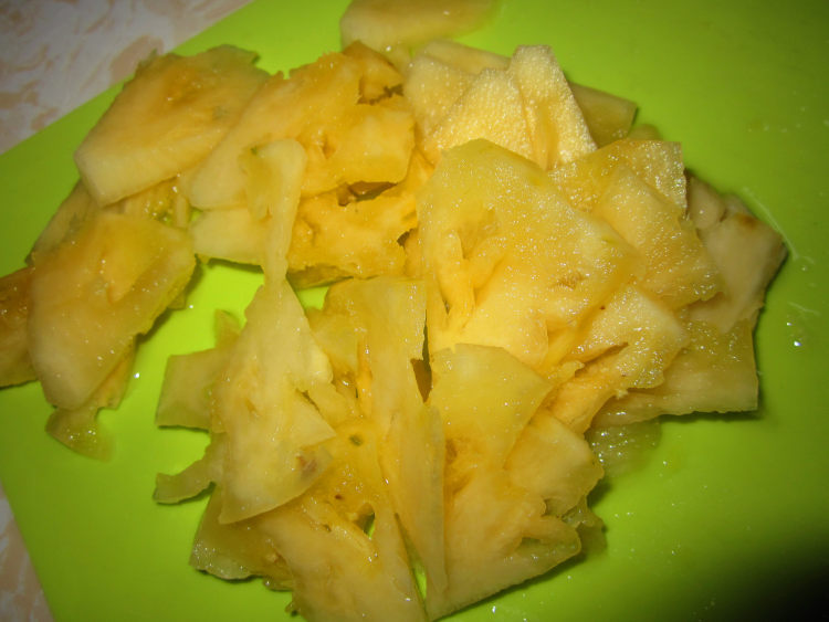 菠萝鸡片步骤1