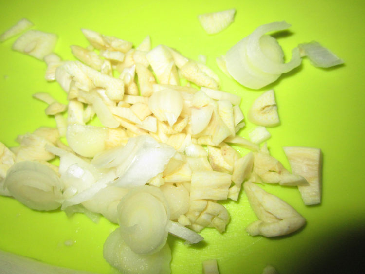 菠萝鸡片步骤4