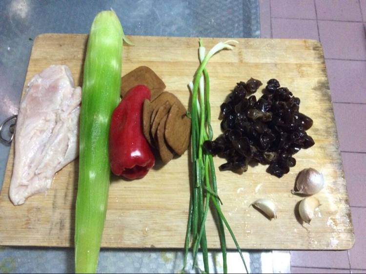 鸡肉炒莴笋步骤1