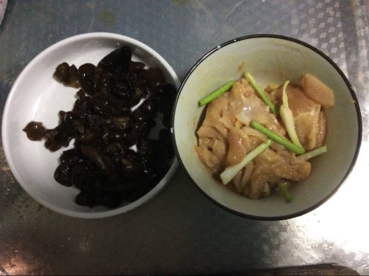 鸡肉炒莴笋步骤2