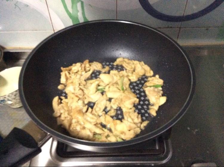 鸡肉炒莴笋步骤5