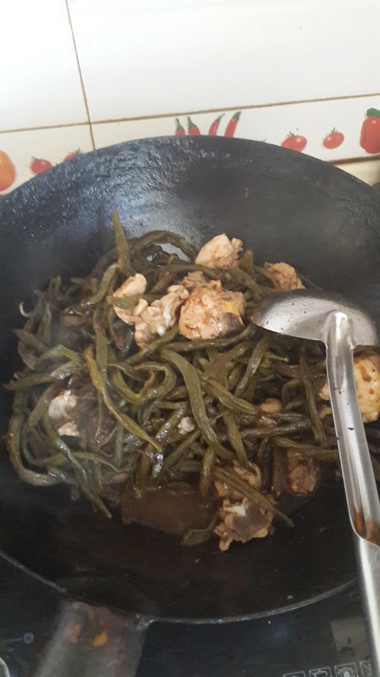 干豆角土豆炖鸡腿步骤6