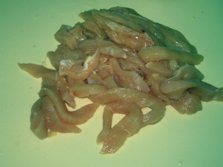 酥炸鸡肉条步骤1