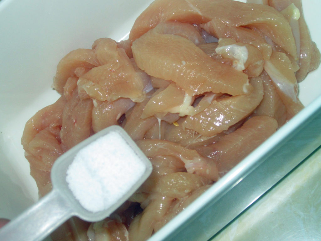 酥炸鸡肉条步骤2