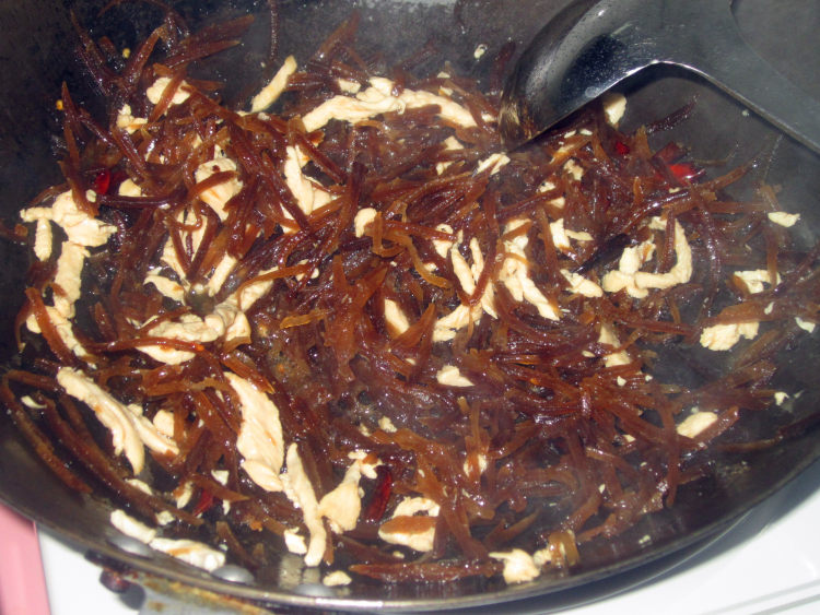酱香咸菜豆粒步骤8