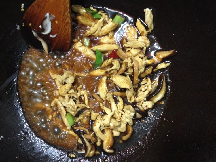 鸡肉榨菜香菇面步骤7