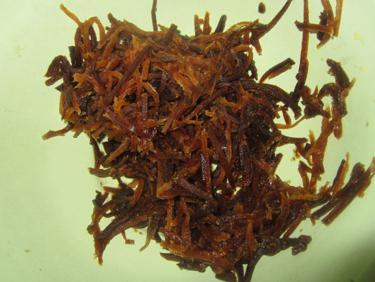 咸菜鸡丝炒黄豆步骤1