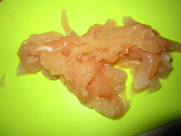 咸菜鸡丝炒黄豆步骤2
