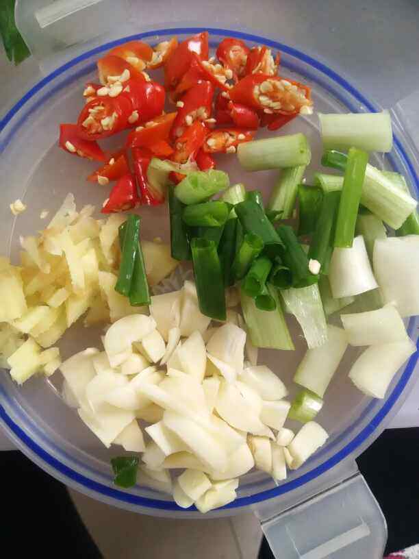 鸡肉丸子火锅步骤2