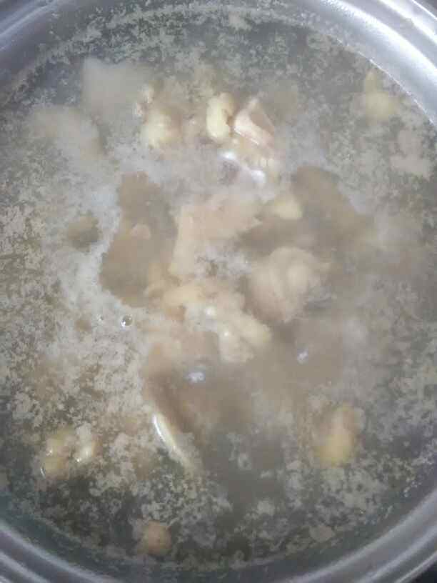 鸡肉丸子火锅步骤3
