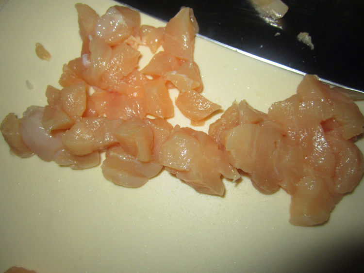 香酥鸡丁花生米步骤1