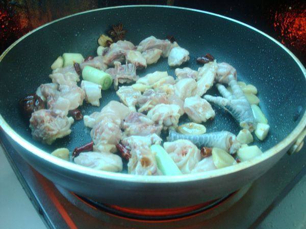 胡萝卜烧鸡肉步骤5