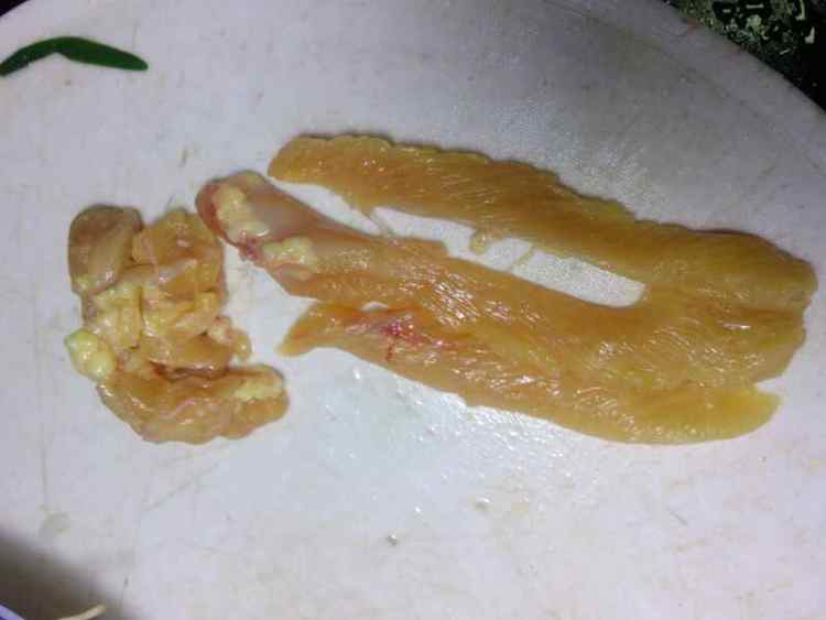 鸡肉炒黄豆芽步骤2