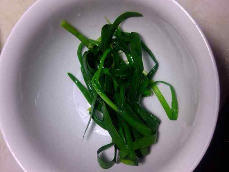 鸡肉炒黄豆芽步骤3