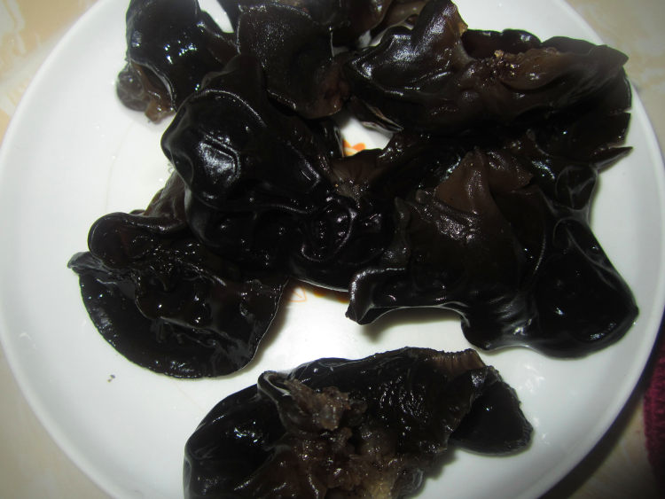 黄瓜木耳鸡片步骤2