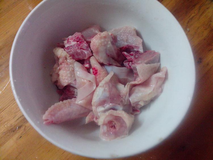 粉蒸鸡肉步骤1