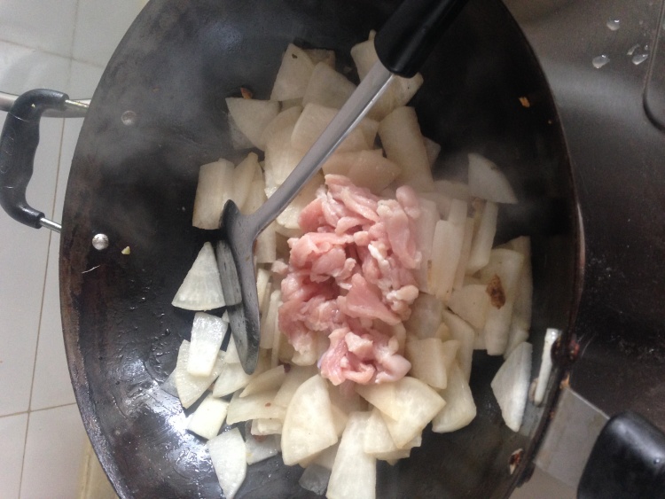 洋葱鸡肉白萝卜步骤5