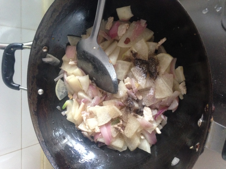 洋葱鸡肉白萝卜步骤7