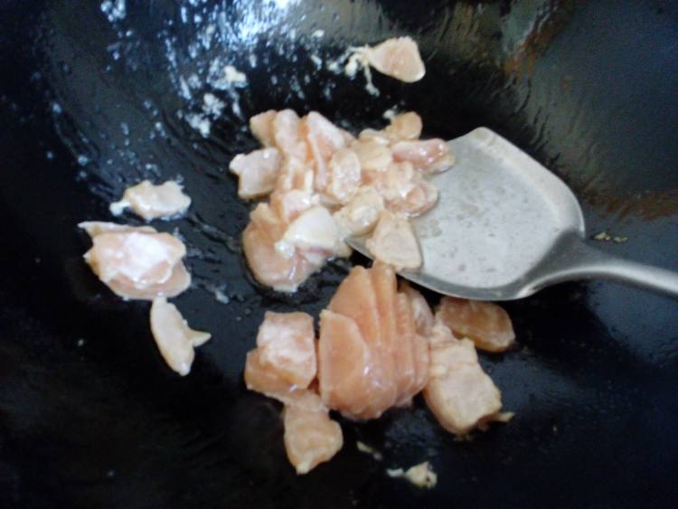 西芹土豆炒鸡肉步骤5