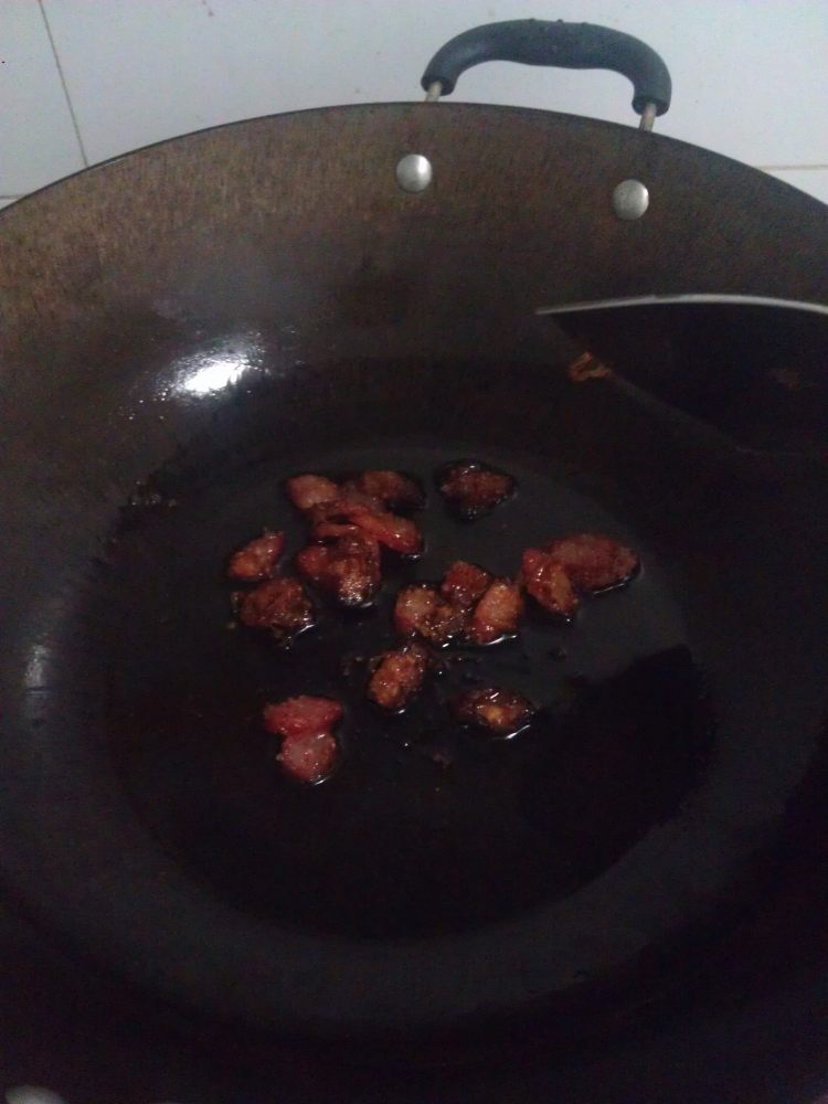 肉末腊肠菜心步骤4