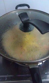 萝卜炖鸡肉步骤3