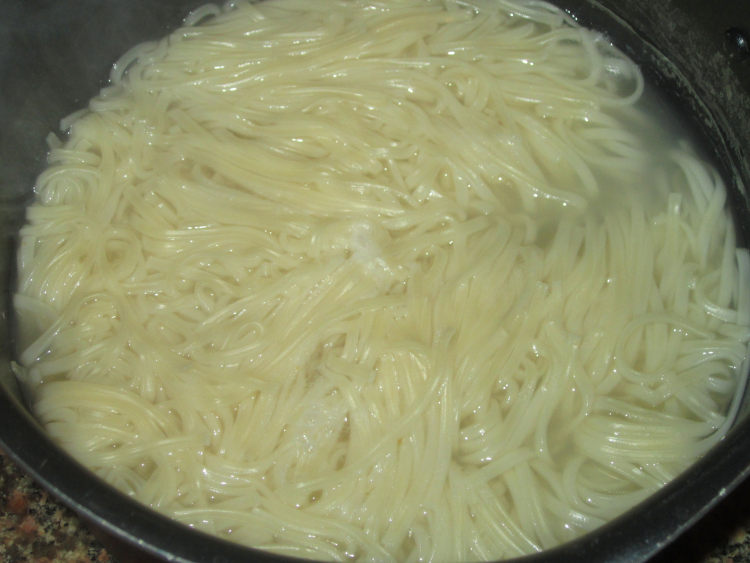 酱香鸡丁面条步骤9