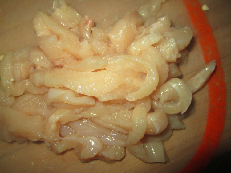 小炒青辣椒鸡丝步骤2