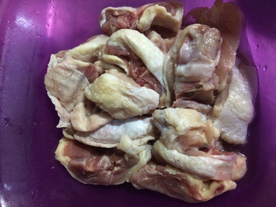 香菇焖鸡肉步骤2