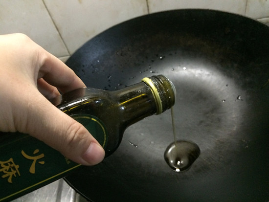 香菇焖鸡肉步骤5