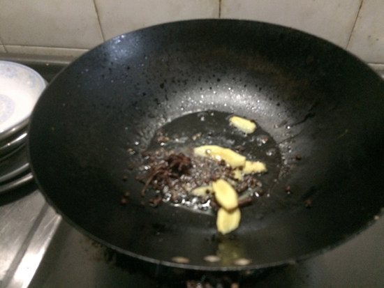 香菇焖鸡肉步骤6