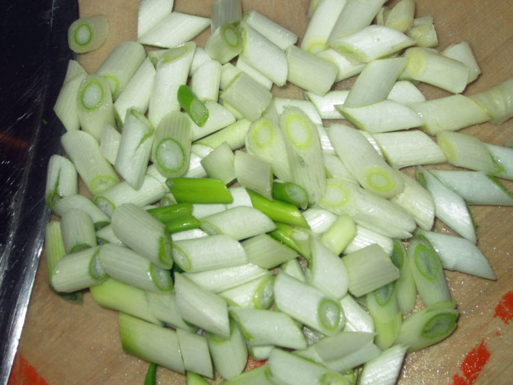 葱爆鸡丁步骤2