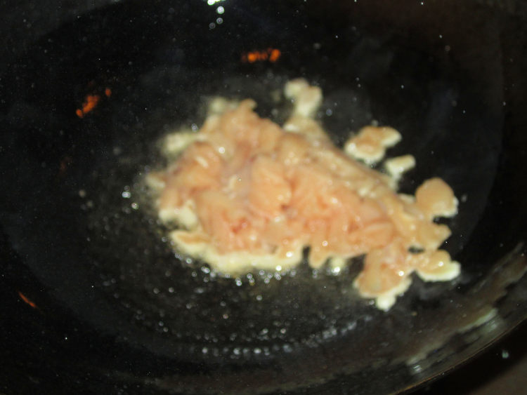 葱爆鸡丁步骤3